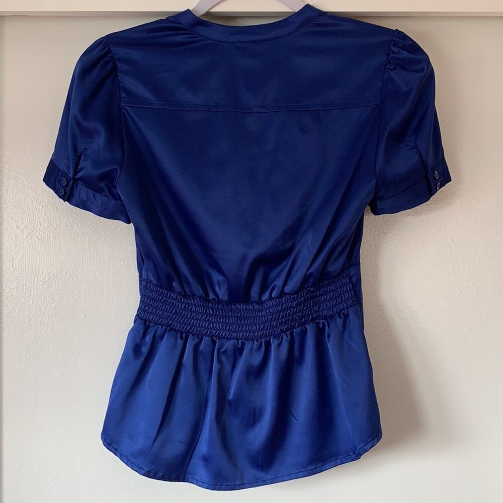H&M blue button down blouse - Picture 5 of 11